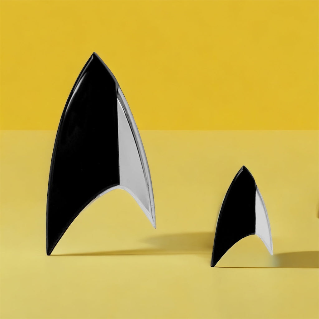 Star Trek Discovery: Nachbildung 1:1 magnetisches schwarzes Abzeichen- und Anstecknadel-Set