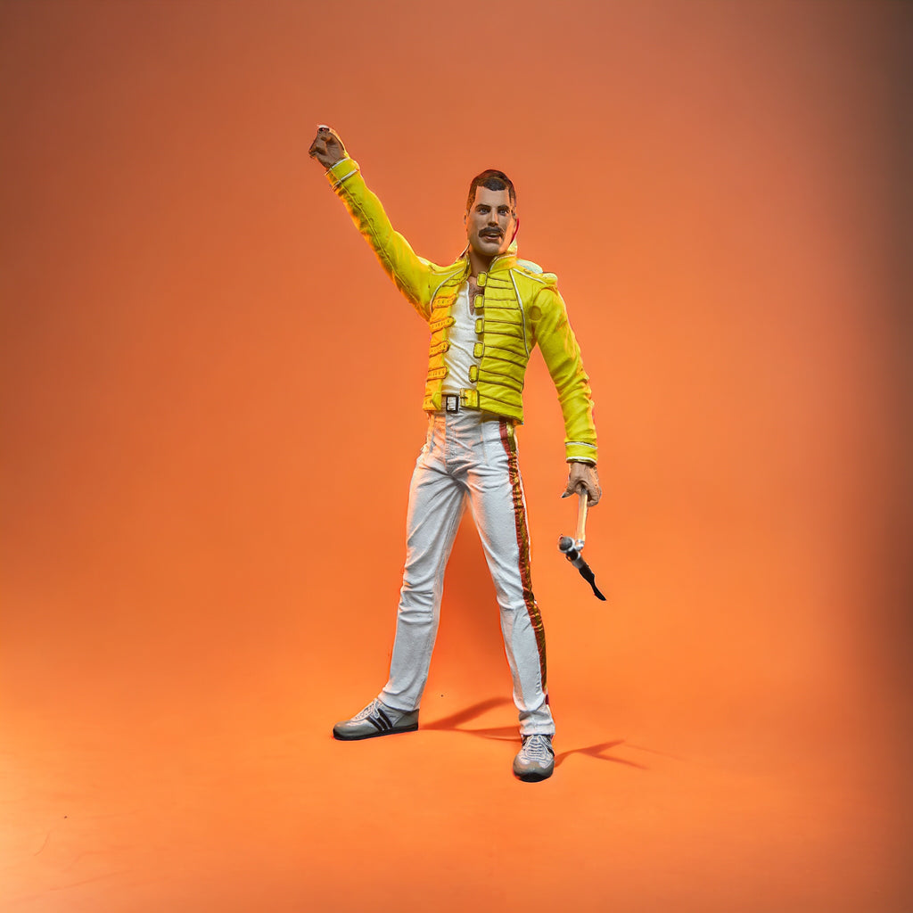 Freddie Mercury: Action Figure Freddie Mercury (Yellow Jacket) 18 cm
